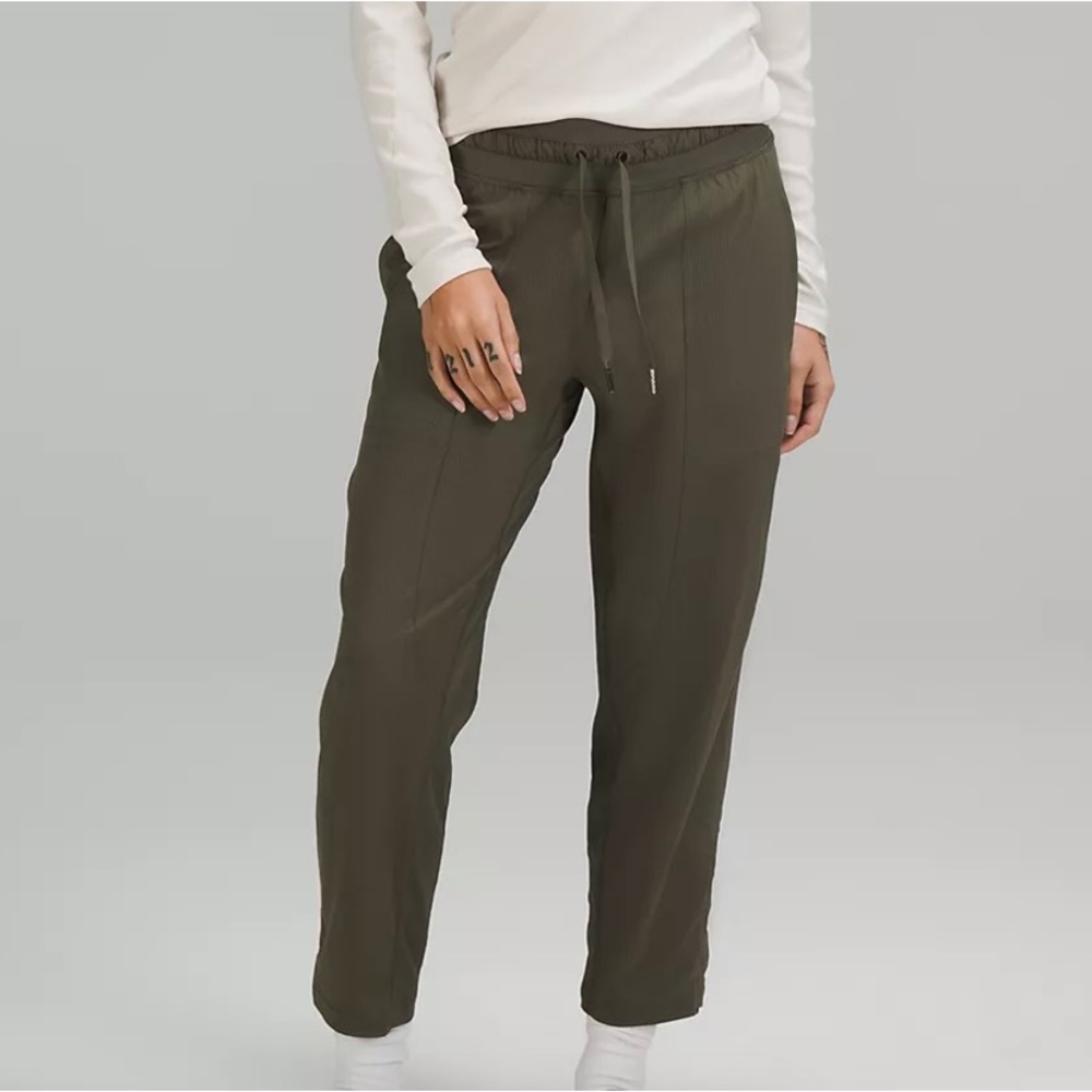 LULULEMON DANCE STUDIO CROP